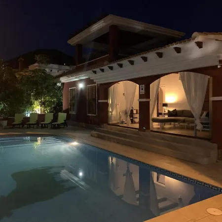 Villa Belvilla By Oyo Castillo El Toro